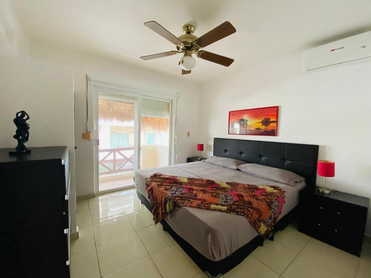 Playa Mamita Old Style Seaview Penthouse For 4 Apartamento Playa del Carmen